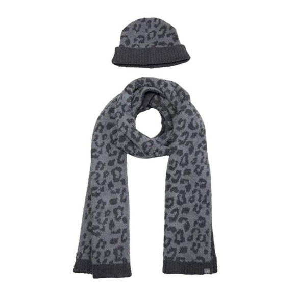 New Barefoot Dreams “In the Wild” Gray Scarf & Hat Set - Picture 1 of 5